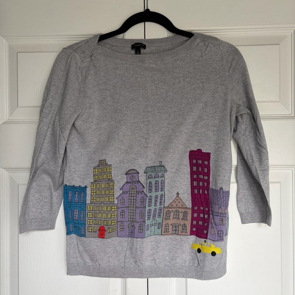 Talbots Light Gray Crewneck Sweater cityscape 3/4 sleeve embroidered city scene